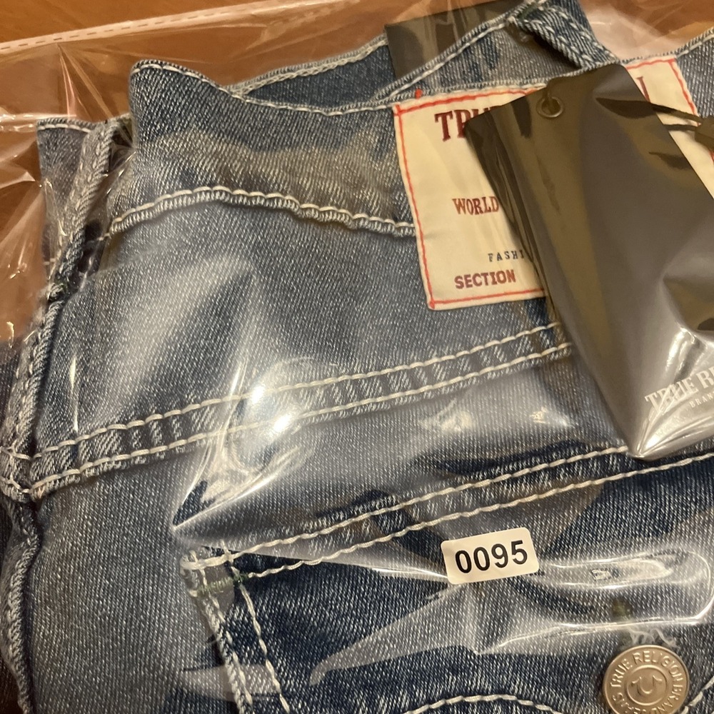 True Religion Jean Shorts Size 32 Ricky Relaxed Straight Light Pacific Wash - Picture 8 of 8